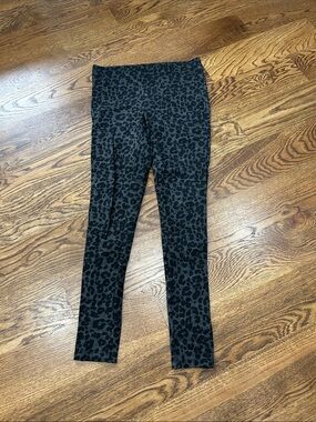 LOFT Black Charcoal Leopard Print Leggings/Pants. Size Small. Like New